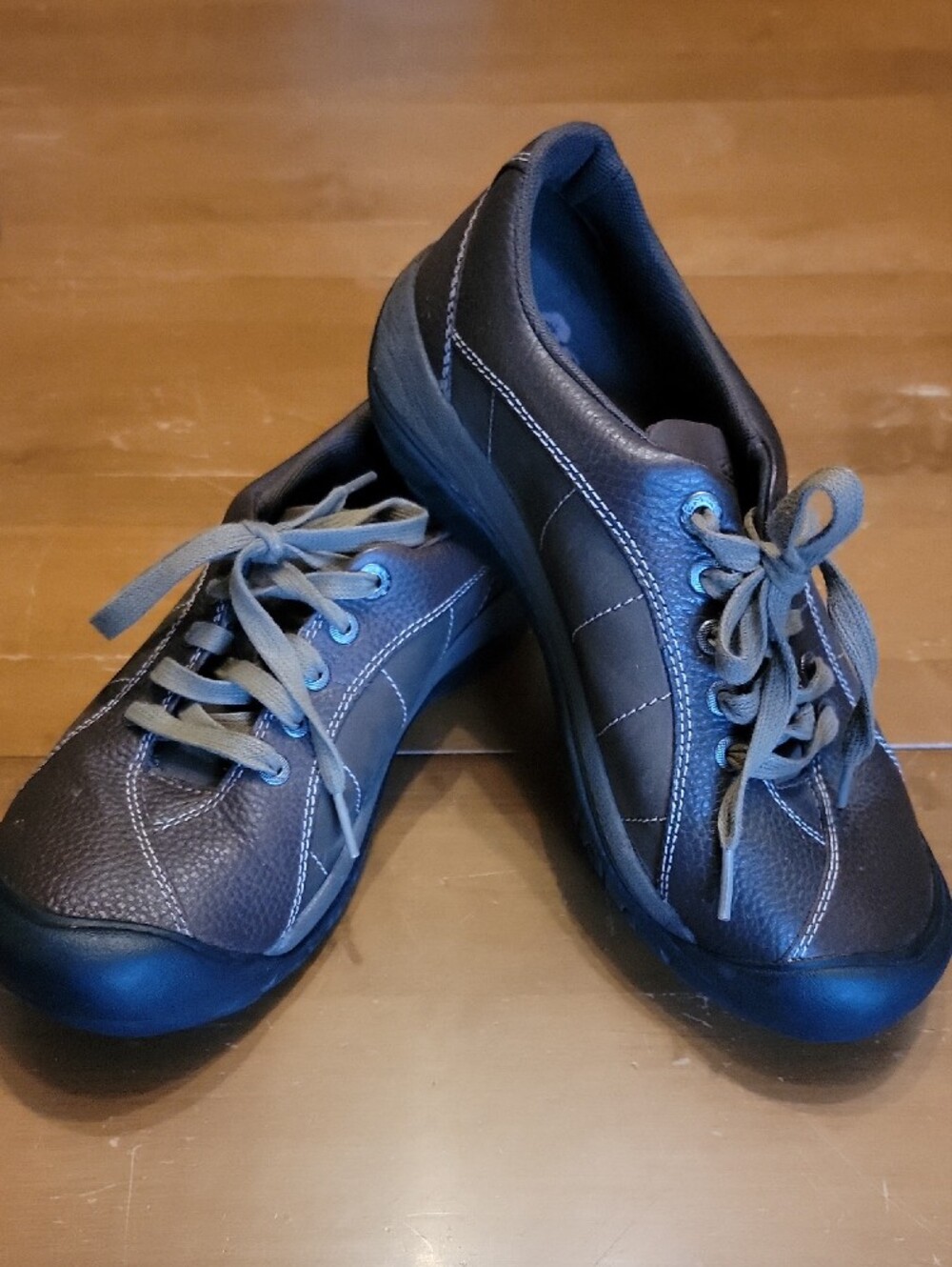KEEN PRESIDIO WOMEN'S CASCADE LEATHER SZ 9.5 EUC